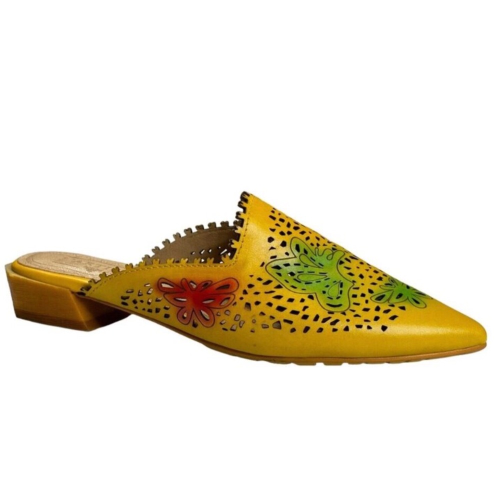 L’artiste by Spring Step Galatina yellow mules / slides.